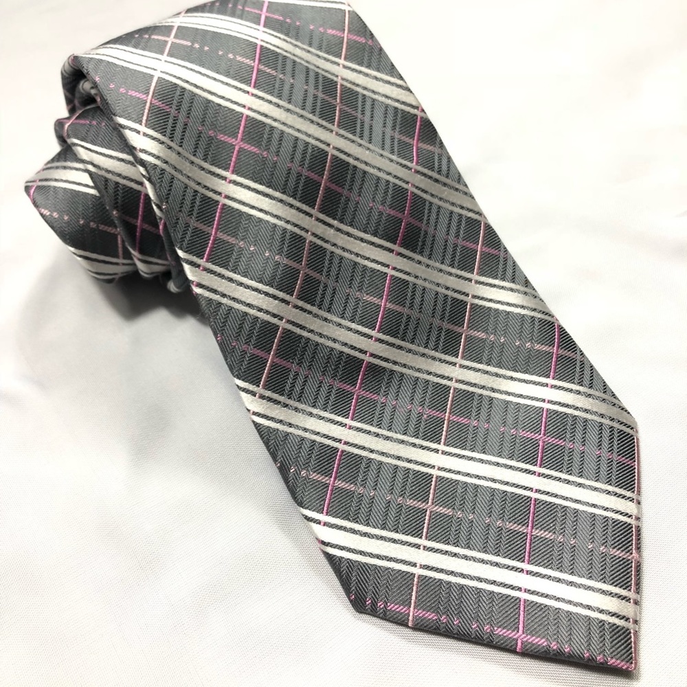 Real Men Wear Pink by Diane Katzman Men’s Tie